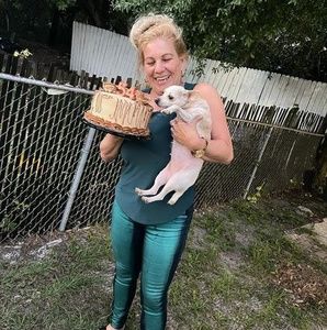 Meet your Posher, Mireya